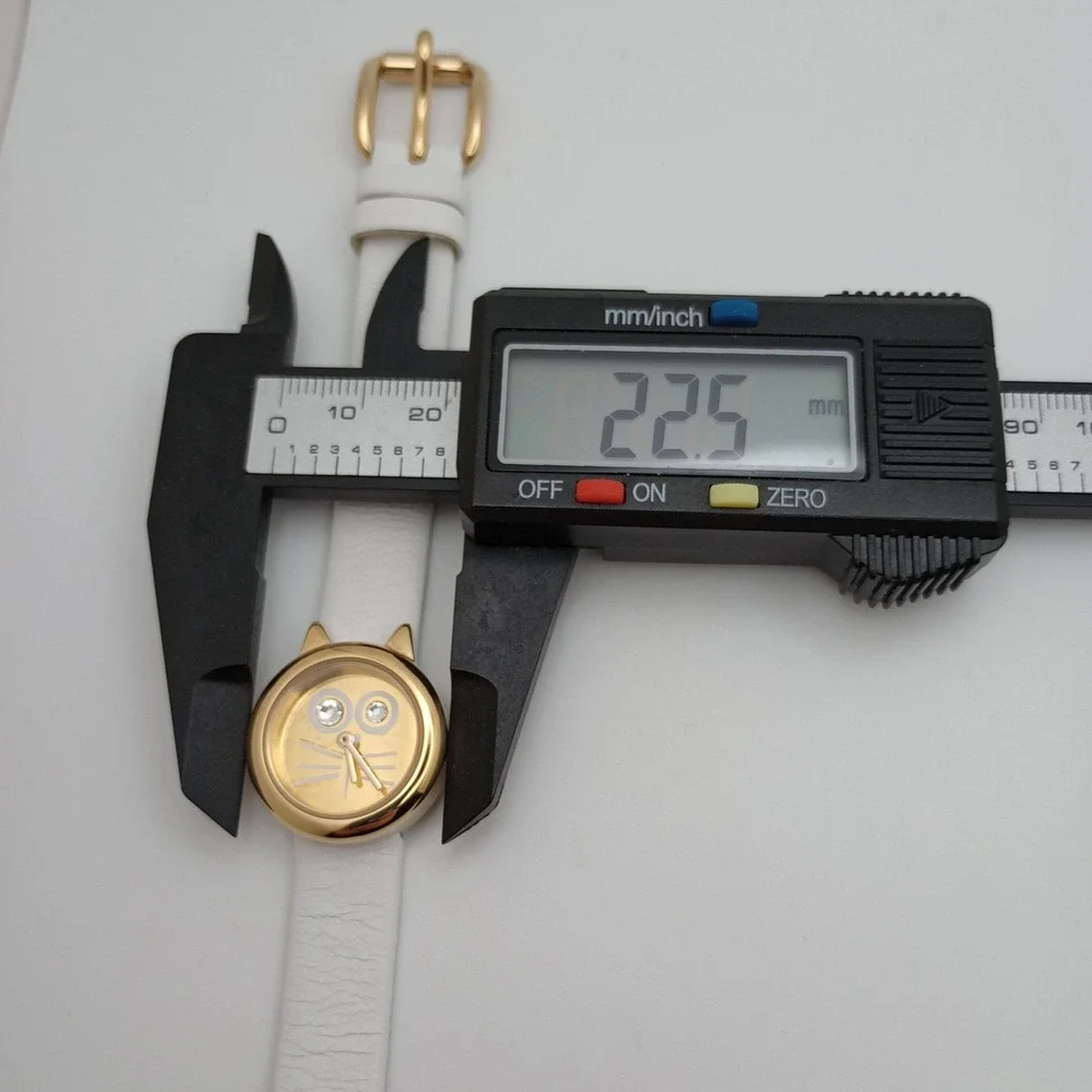 Marc by Marc Jacobs Cat Face‎ Watch Gold Tone White Leather 22.5mm New Battery